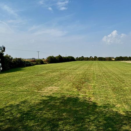Luxury Isla Cottages, Bourne! Dog-Friendly, Countryside Views, Garden, Parking, 5Mins Pubs - Family Holiday المظهر الخارجي الصورة