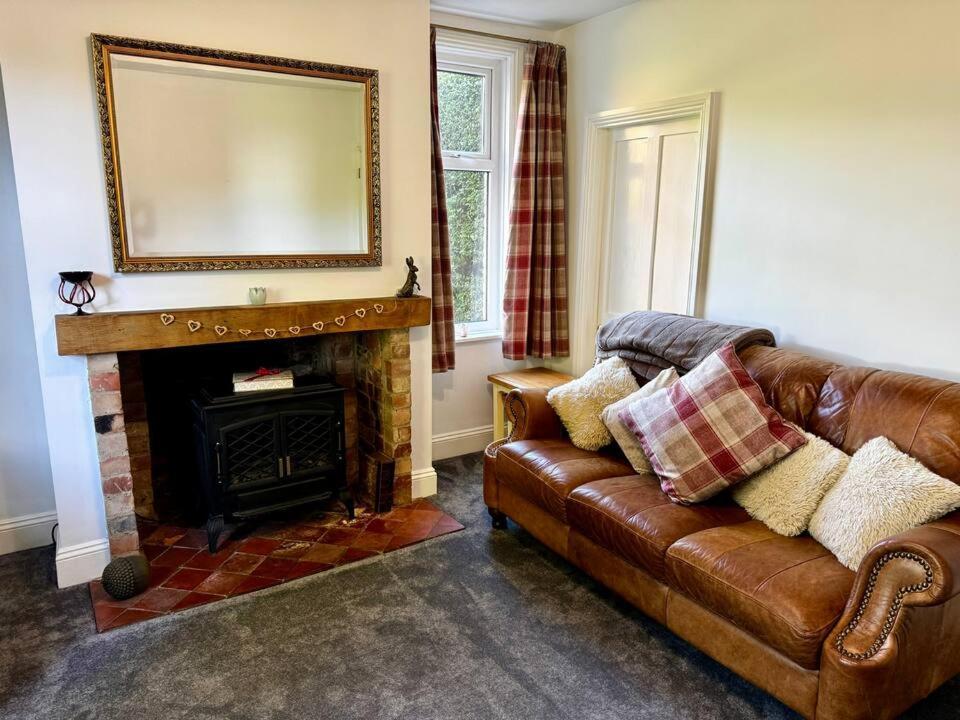 Luxury Isla Cottages, Bourne! Dog-Friendly, Countryside Views, Garden, Parking, 5Mins Pubs - Family Holiday المظهر الخارجي الصورة